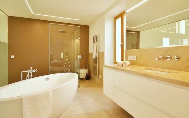 Top Quality Modern Town House in Petra With Private Pool