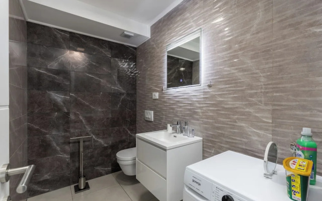 Spacious Pool Apartment Crikvenica