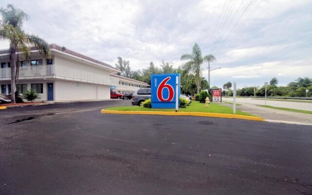 Motel 6 Dania Beach