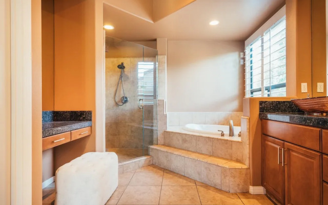 Whispering Palms by AvantStay | WALK TO COACHELLA | Pool & Hot Tub | Sleeps 16!