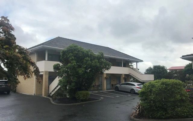 Fenton Court Motel