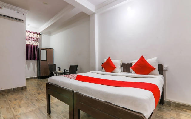 OYO 9743 Frank Guest House