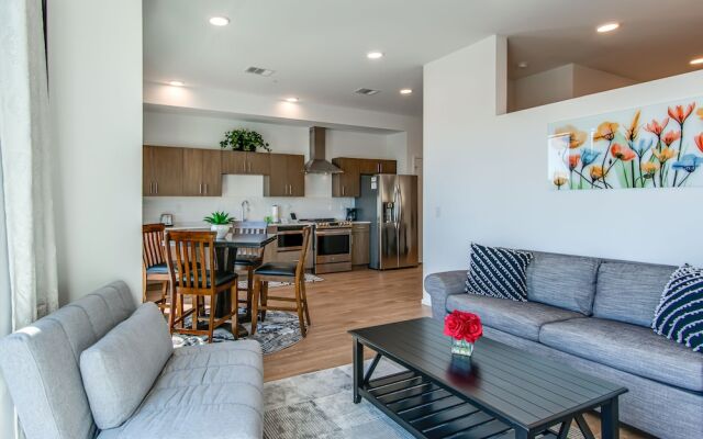 920un315 1 Bedroom Condo