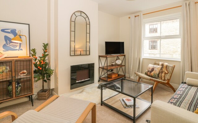 4 Castle Mews