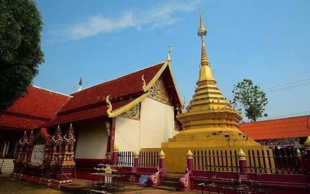 Boon Home Stay Arts and Crafts