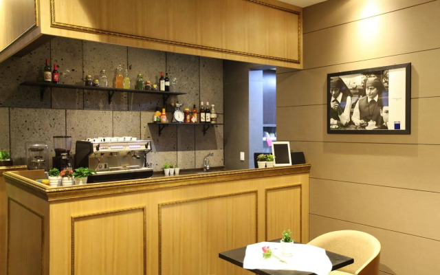 Vine Hotel