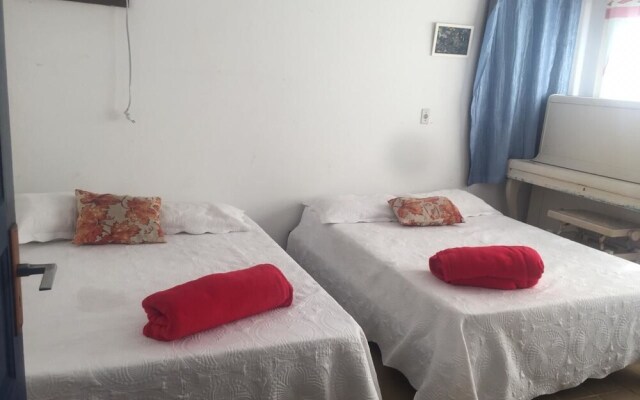 Búzios Beach House Suítes