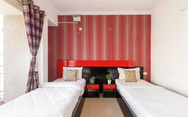 The Crimson Cove15 Min From BLR Palace