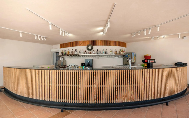İz Flower Side Beach Hotel