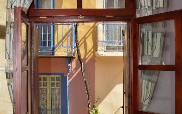 Enetiko Rooms