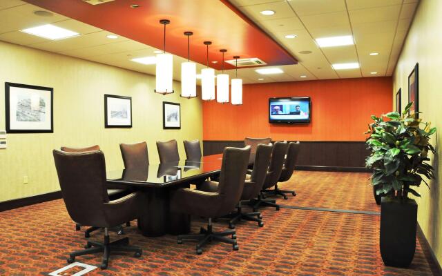 Hampton Inn & Suites Cincinnati/Uptown-University Area