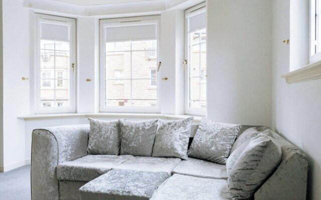 Snug & Serene 2BD Flat - Roseburn
