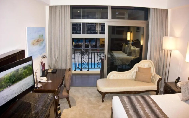 Amazing Duplex Suite Available