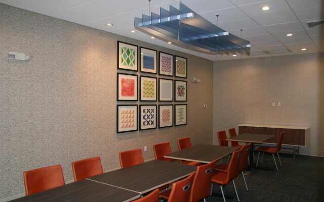 Holiday Inn Express & Suites New Castle by IHG