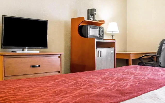 Quality Inn and Suites Airport