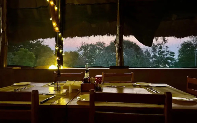 Bwana Tembo Safari Camp