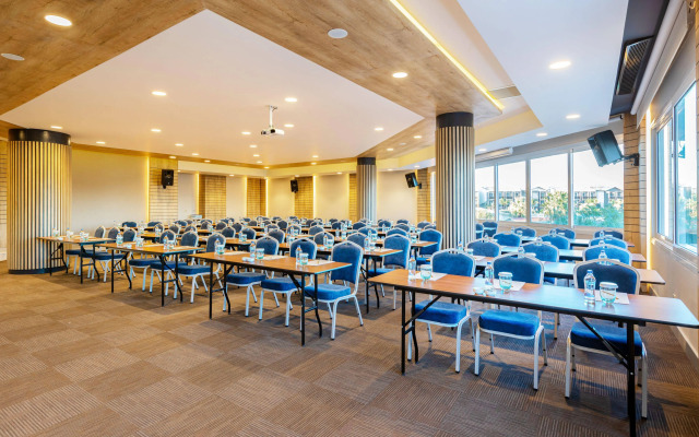 Design Plus Seya Beach Hotel