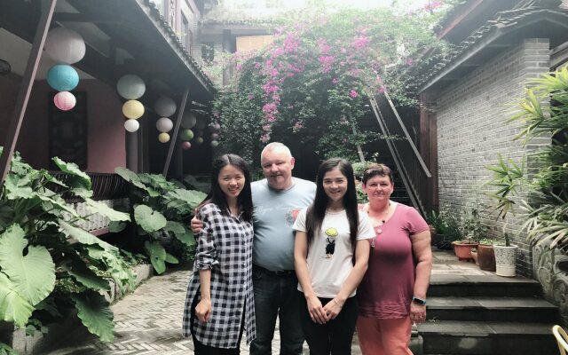 Yangshuo C.Source West Street Residence