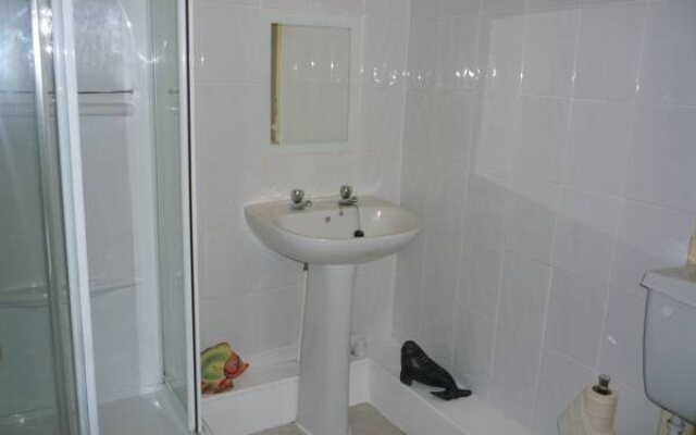 Vallum House Hotel