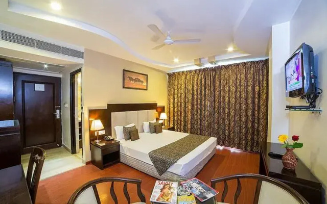 Fabhotel Gold Leaf I