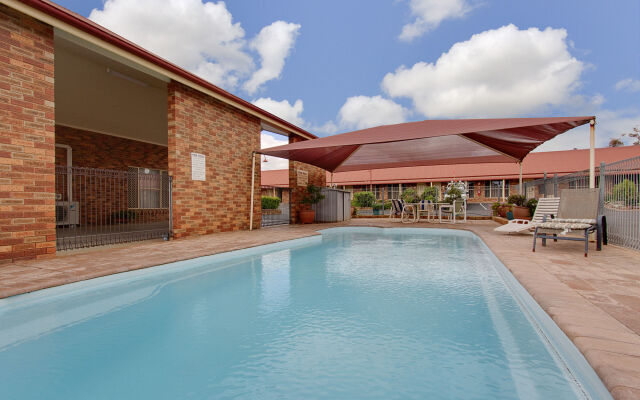 Quality Inn Parkes International
