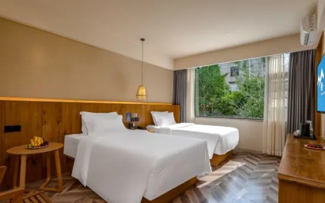 Man · Hotel（Kunming Railway Station Tangzixiang Subway station store）