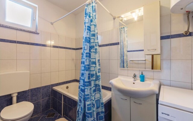 Stunning Home in Banjole With Wifi and 5 Bedrooms