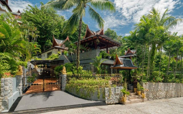 Classy 4-BR Seaview Villa at Surin Beach