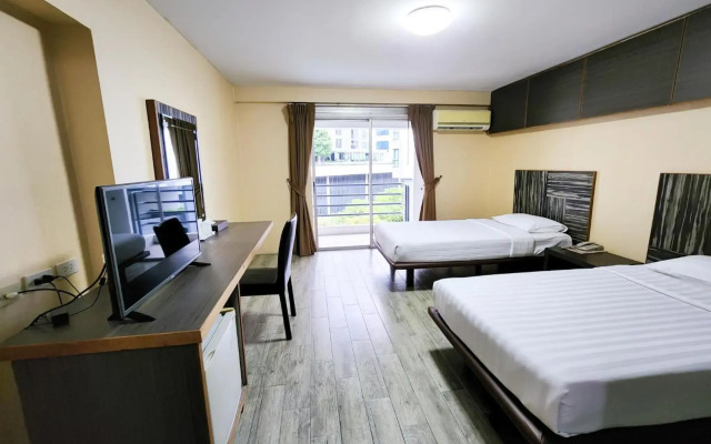 Watana Hotel