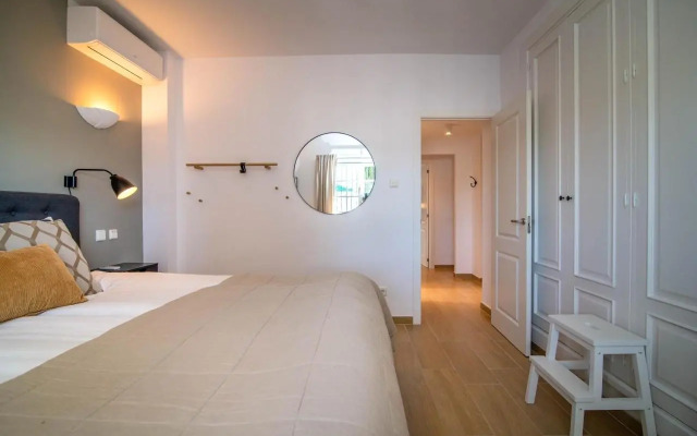 Newly renovated 3 bedroom apt next to Puerto Banús