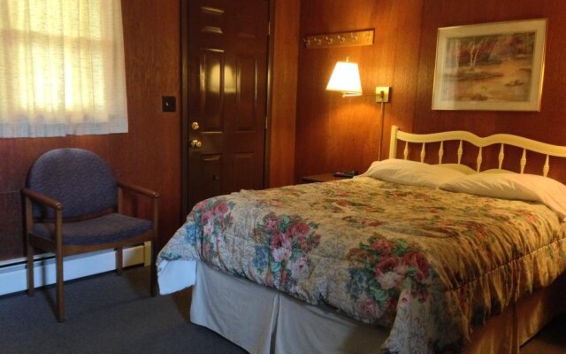 Indianhead Ironwood Motel