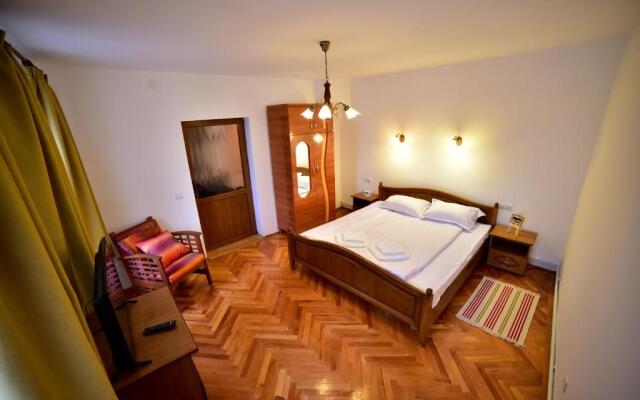 Thalia Apartment