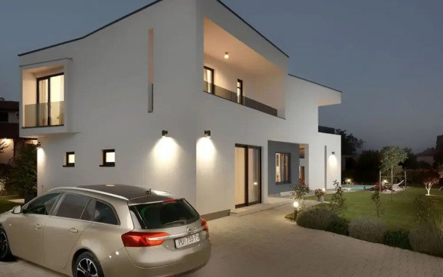 Zen Comfortable Holiday Residence