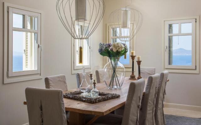 Villa Itis Superb Residence with Balcony & Panoramic View