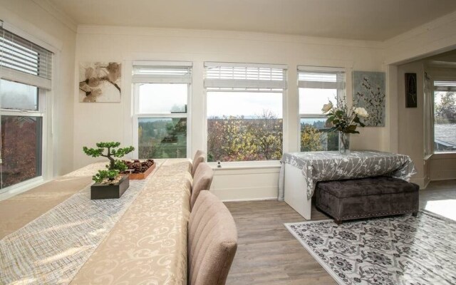 Arboretum View 3 BR House