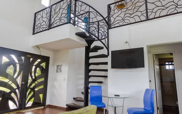 Country Hills Las Lajas