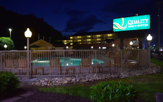Quality Inn And Suites Dollywood