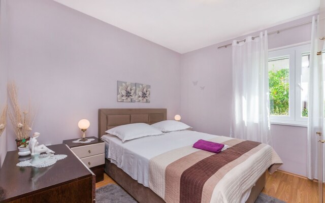 Apartment and Rooms Tatjana