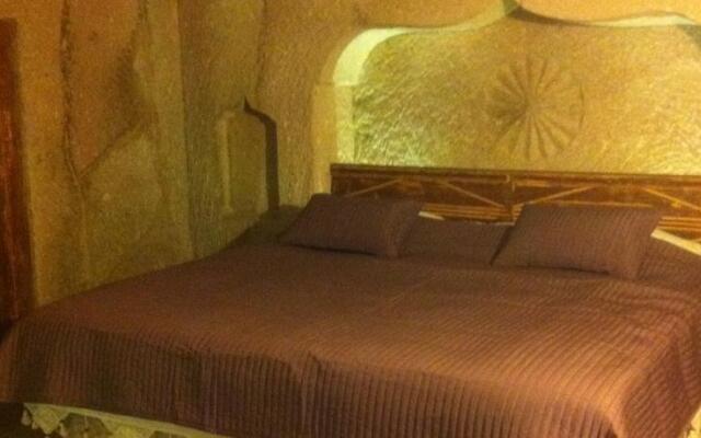 AkCave Suites and Resort