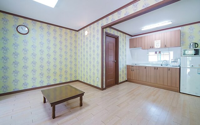 Danyang Wood Scented Pension