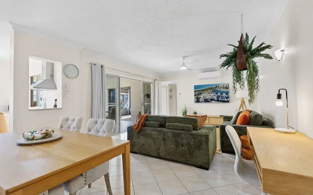 Lakeside Luxe Retreat - Pool View BBQ Spa Bath