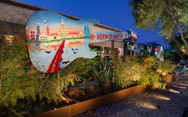 Aiden Austin City Hotel