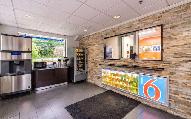 Motel 6 Elmsford, NY - White Plains