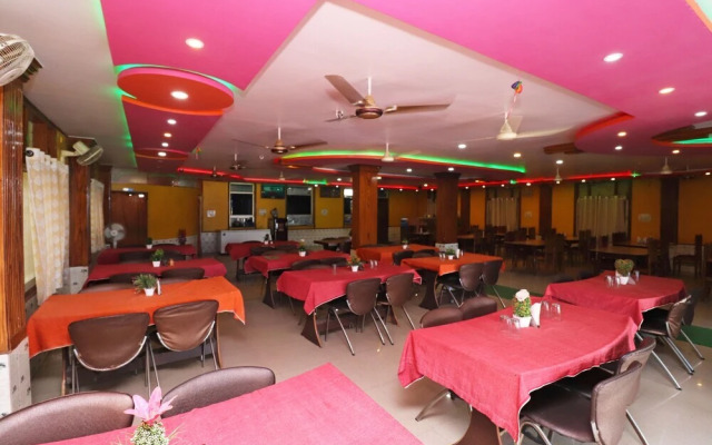 L X Inn by OYO Rooms