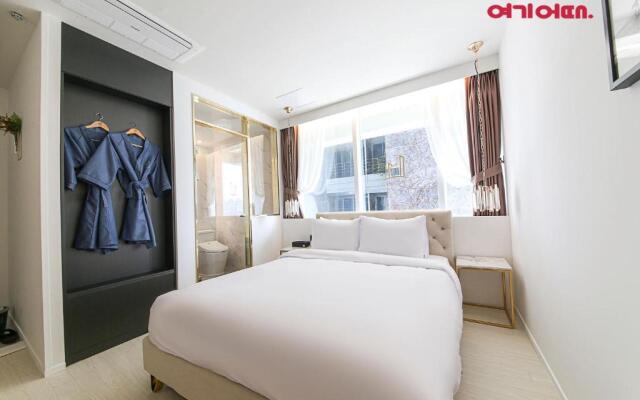 De Homme Hotel
