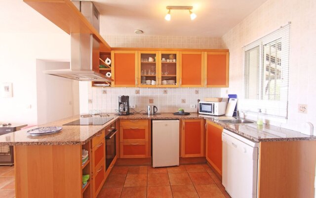 1100 Beachfront 1.Line Villa Marbesa Large Garden-Pool