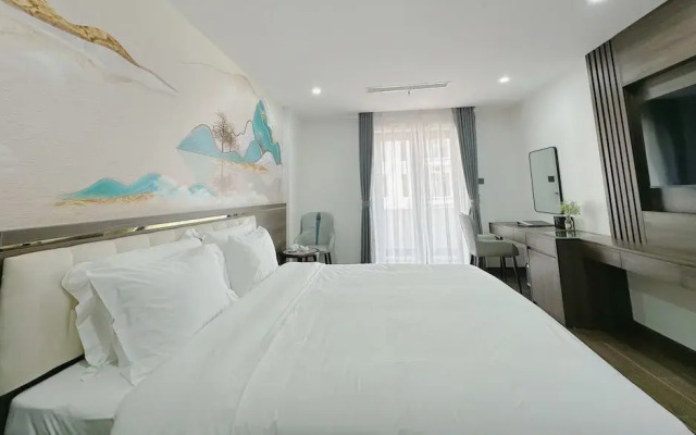 Luxury Phoenix Hotel 2