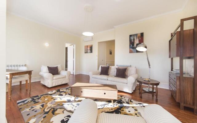 Spacious 4bdr River View