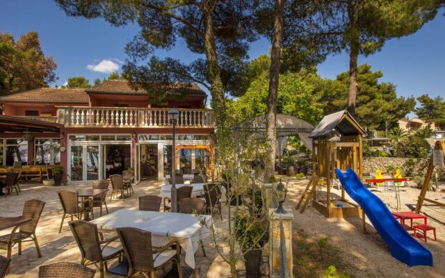 Matilde Beach Resort 13780