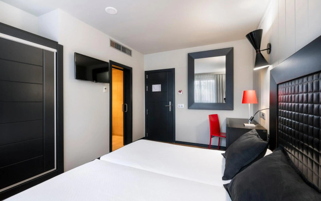 Salles Hotel Aeroport de Girona